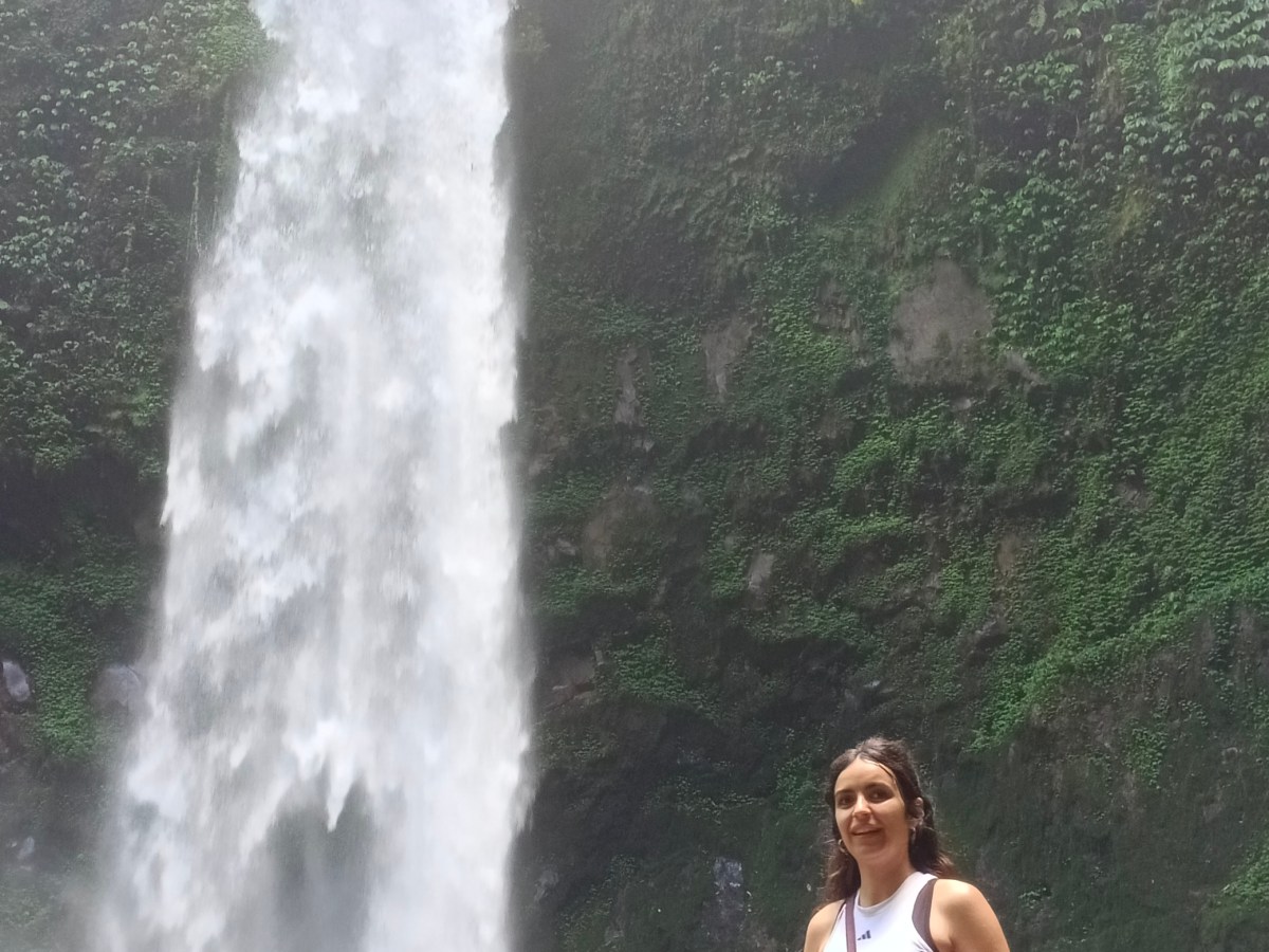 Smiling in Bali, Happy in Bali with Joane and Montse (Turistas de Barcelona,&nbsp;España)